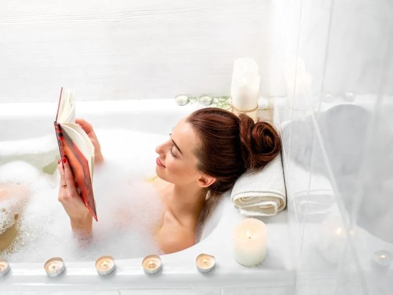 Un baño relajante puede liberarte de estrés